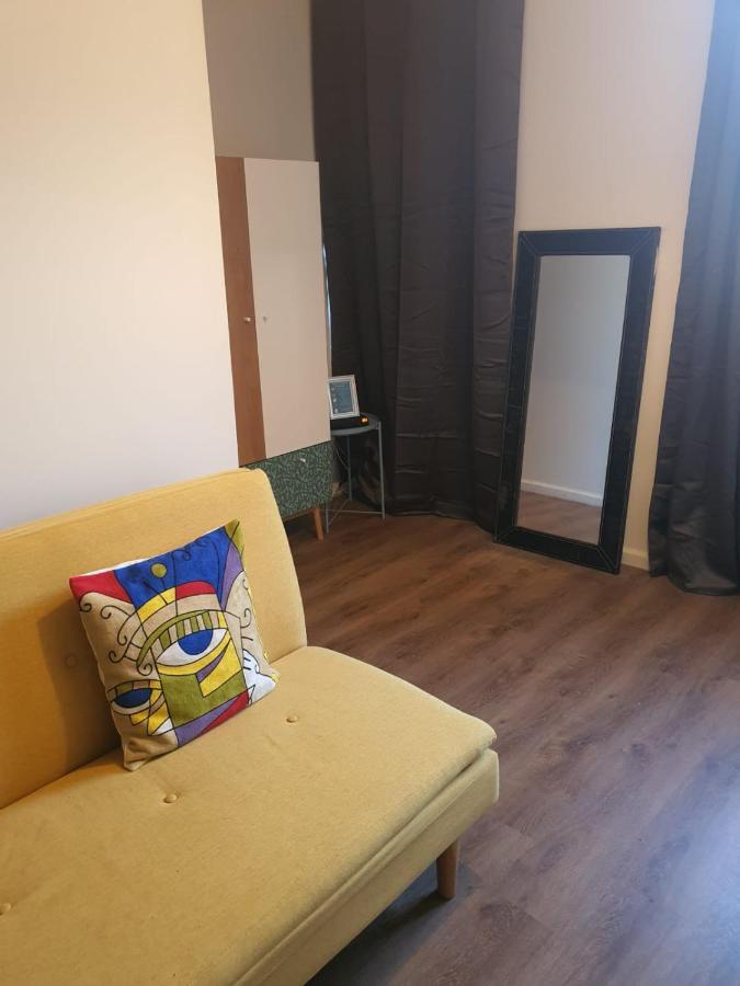 Ruffec 10 Apartment *